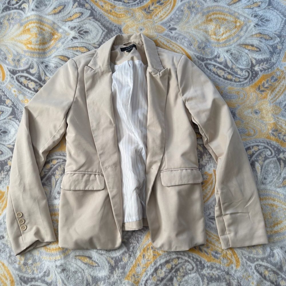 Paper tree beige blazer size medium